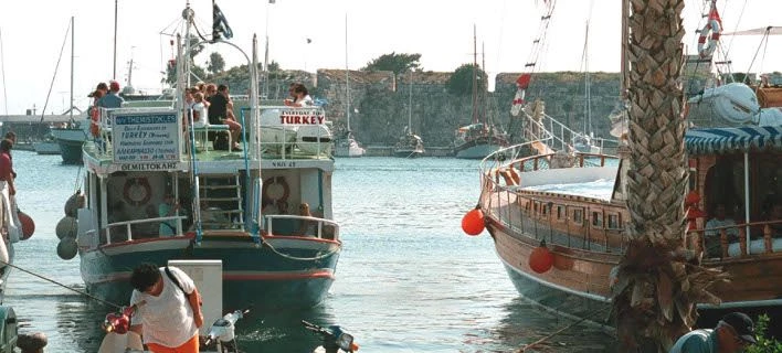 Εξαρθρώθηκε κύκλωμα Τούρκων πλαστογράφων διακινητών -Είχαν σφραγίδες ακόμη και της ΓΑΔΑ!